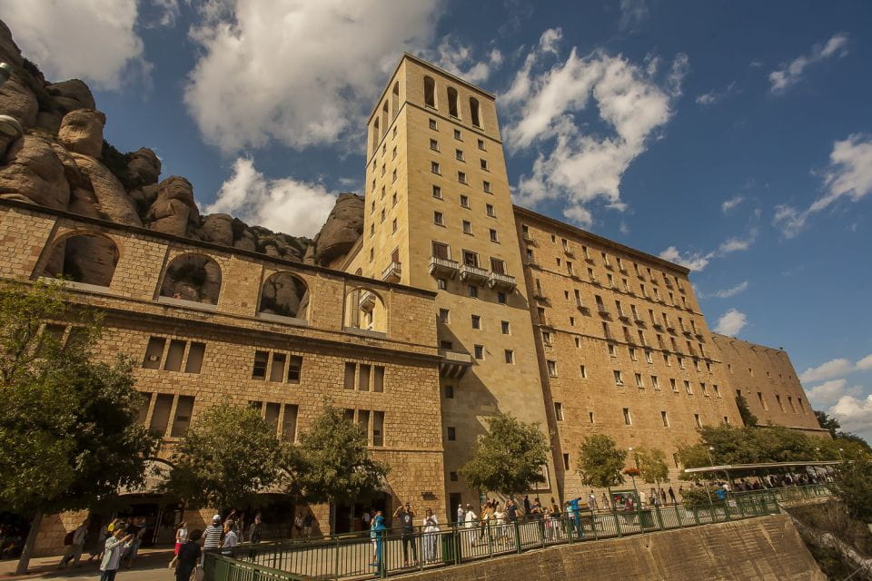 Tot Montserrat: Transport, Museum Tickets, and Lunch - Experience Highlights