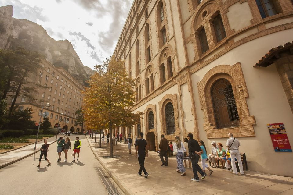 Tot Montserrat: Transport, Museum Tickets, and Lunch - Important Information