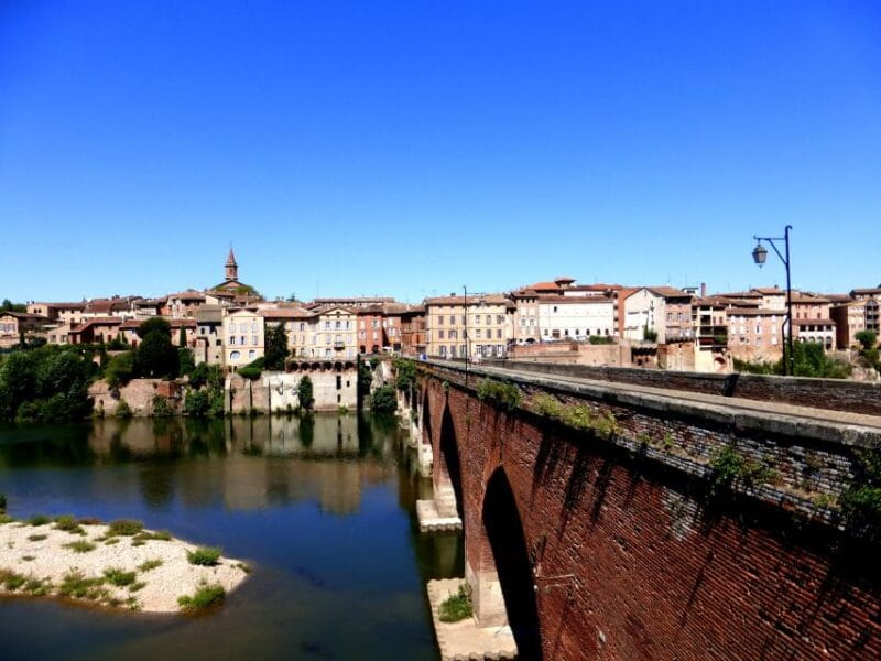 Toulouse: Albi and Cordes/Ciel Day Trip with Audio Guides - Starting Point and Logistics