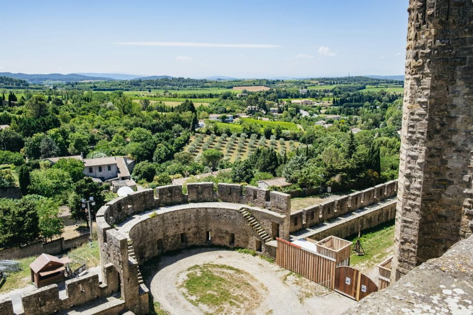 Toulouse: Carcassonne Day Trip by Coach With Comtal Castle - Arrival in Carcassonne