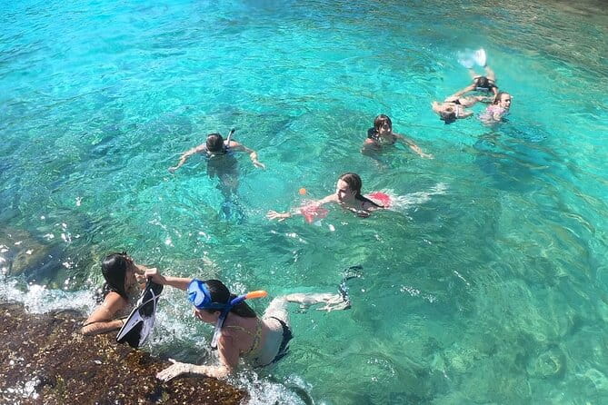 Tour Beach Portal Vells, Cave Portal Vells. - FAQs