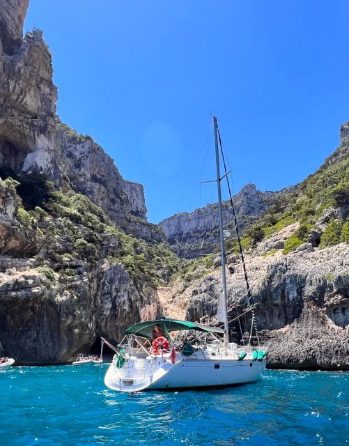 Tour in barca a vela in partenza da Arbatax - Food and Drink: Sardinian Hospitality at Sea