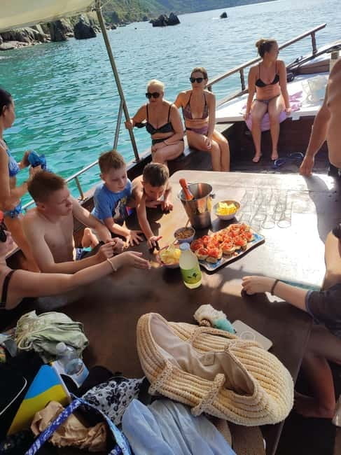 tour in barca con sosta bagno nelle acque di scilla - Frequently Asked Questions