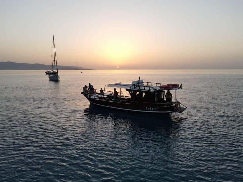 tour in barca-visita grotte con sosta bagno a cala janculla - Key Points / Takeaways