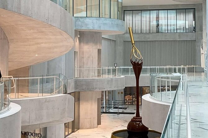 Tour in Lindt Home of Chocolate Museum From Zurich With pickup - The Itinerary: What the Tour Includes