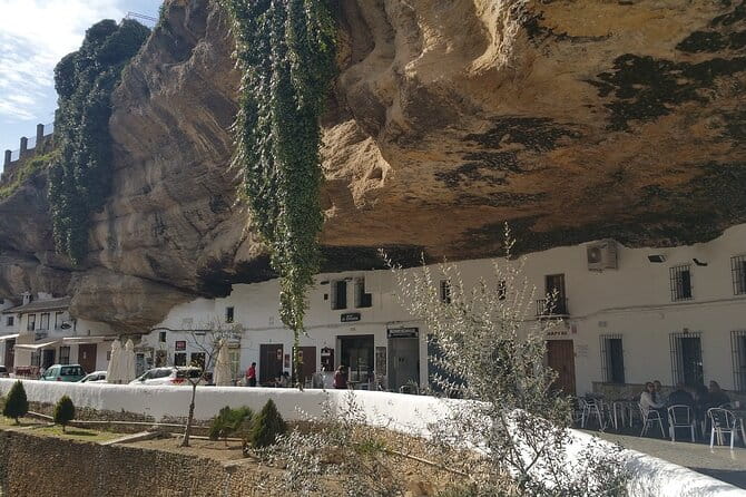 Tour in Ronda with Guided Visit and Setenil de las Bodegas - The Tour Itinerary in Detail
