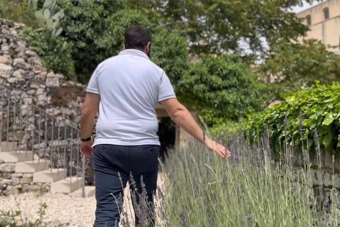 Tour in the heady scents of our garden in Ragusa - Who should consider this tour