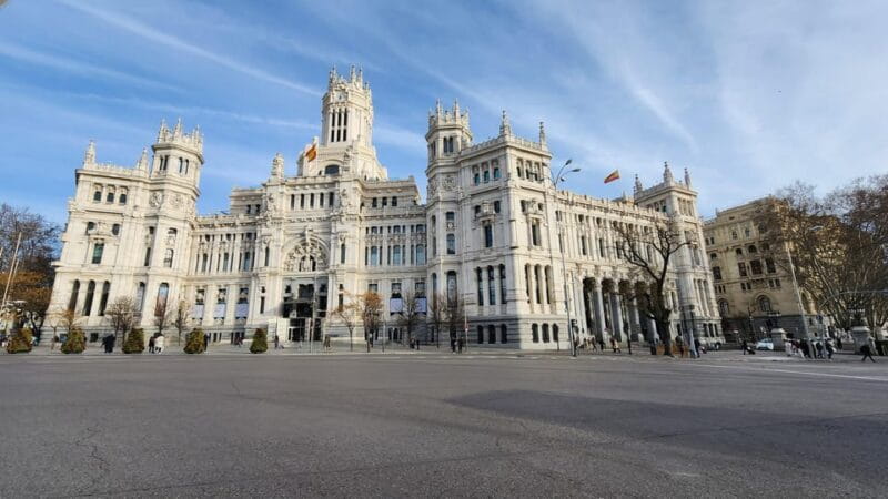 Tour Madrid: Secrets in a Electric Tuk Tuk - Exploring Madrid’s Landmarks in Comfort and Style