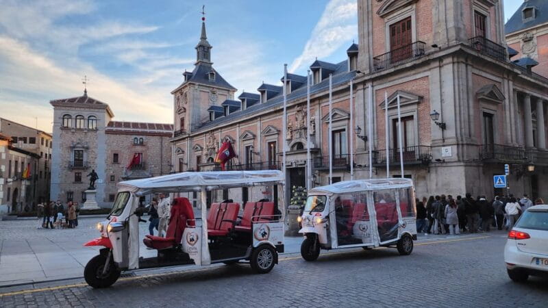 Tour Madrid: Secrets in a Electric Tuk Tuk - The Grandeur of Plaza de España