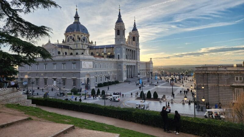 Tour Madrid: Secrets in a Electric Tuk Tuk - Who Will Enjoy This Tour?