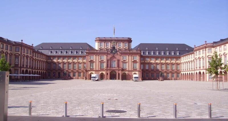 Tour Mannheim with Countess Charlotte: The Elector and the Golden Age - Exploring Mannheim’s Key Historical Sites