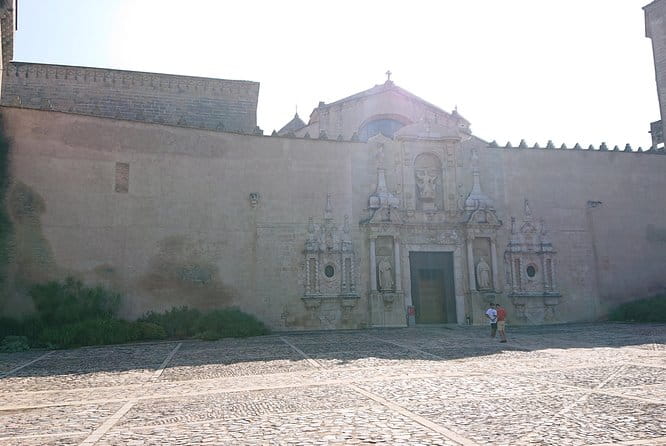 Tour monastery Poblet with hotel pickup - The Beauty of Poblet Monastery: A Closer Look