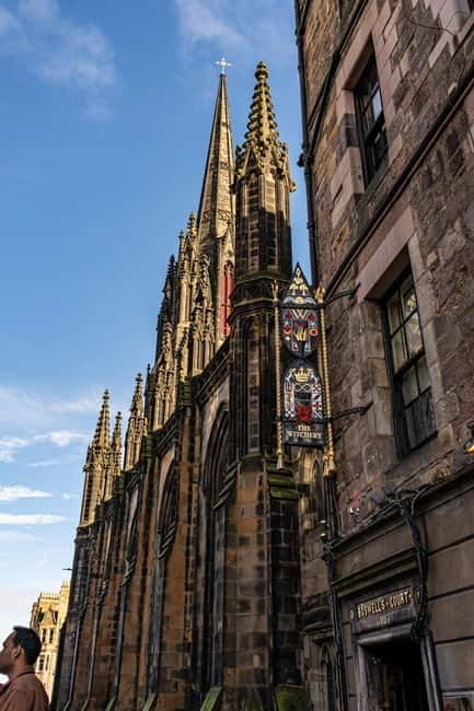 Tour of Edinburgh's Royal Mile - Walking the Historic Royal Mile