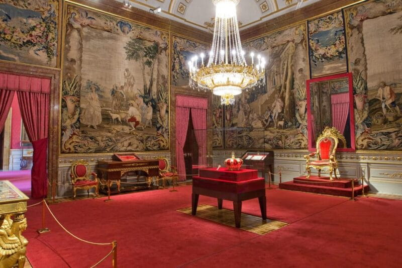 Tour of the historic Royal Palace of Madrid - Practicalities: What to Expect and How to Prepare