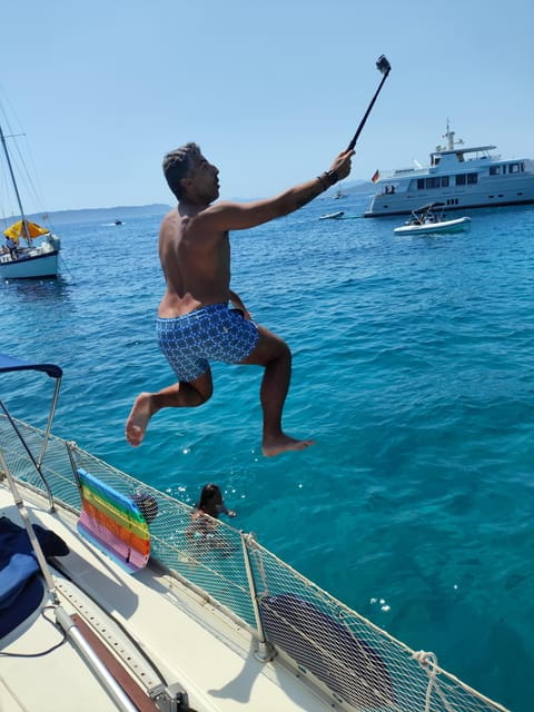 Tour of the islands of the archipelago with lunch and drinks - A Relaxed and Scenic Day Exploring Sardinia’s Archipelago