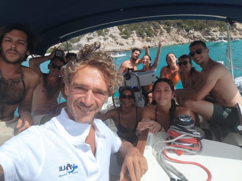 Tour of the islands of the archipelago with lunch and drinks - FAQs