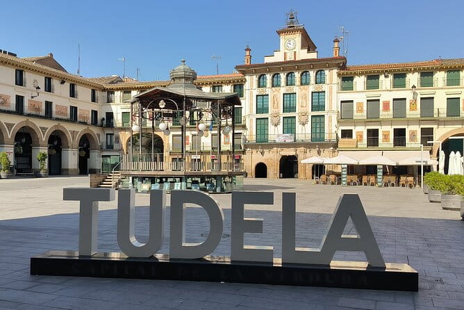 Tour of Tudela and the great desert of Europe. - FAQ