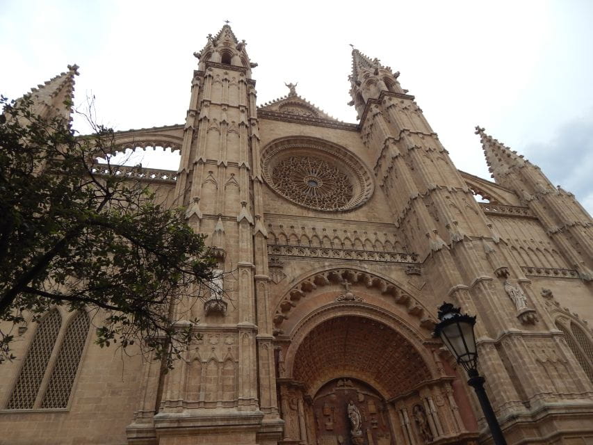 Tour Palma Old Town & Cathedral Skip-The-Line Entry--English - Key Points