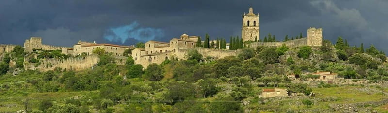 TOUR POR TRUJILLO CON ENTRADAS A MONUMENTOS - A Walk Through Trujillo’s Timeless Streets