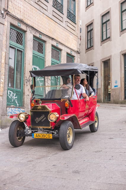 Tour Porto: Classic Car + A Toast with Port Wine - Who Should Consider This Tour?