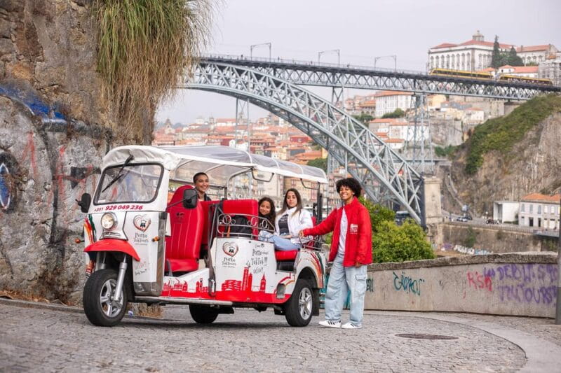 Tour Porto: Tuk Tuk Adventure with a Classic Port Wine - Key points / Takeaways