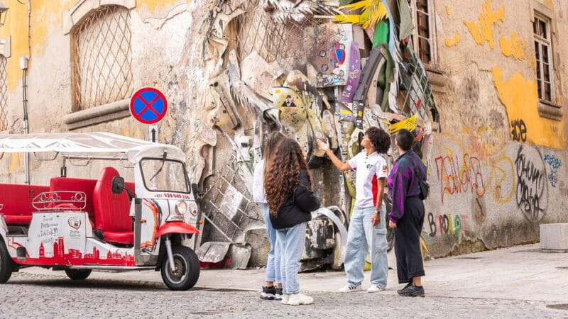 Tour Porto: Tuk Tuk Adventure with a Classic Port Wine - Exploring Porto in a Tuk Tuk