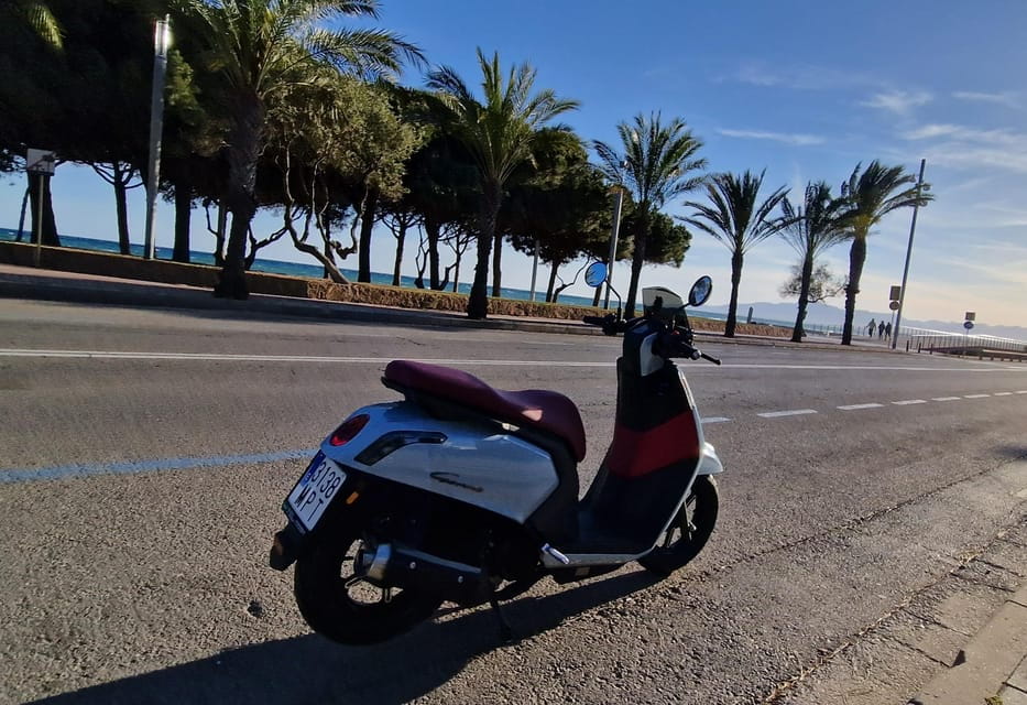 Tour Scooter 125CC Guided Cambrils Village With Hotel Pickup - Safety and Guidelines
