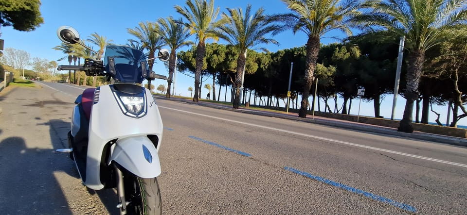 Tour Scooter 125CC Guided Cambrils Village With Hotel Pickup - Scooter Rental Details