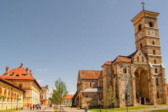 Tour to Corvin Castle in Hunedoara & Alba Iulia - Who This Tour Is Best For