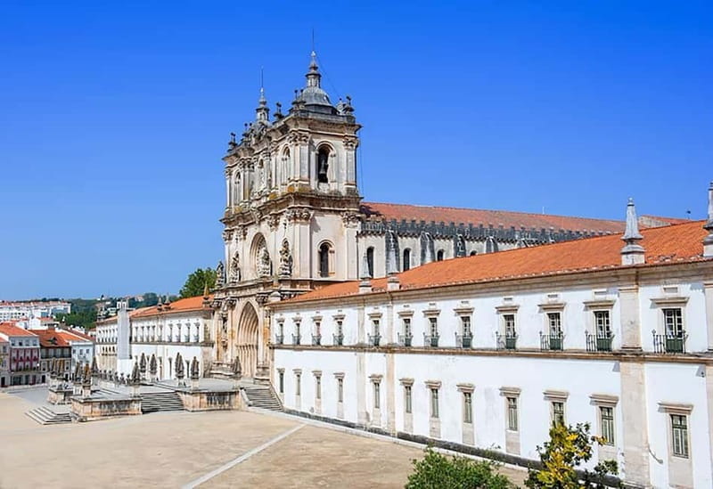 Tour to Fátima, Nazaré and Óbidos - LUXURY SEDAN - Exploring Portugal’s Sacred and Scenic Treasures in Comfort