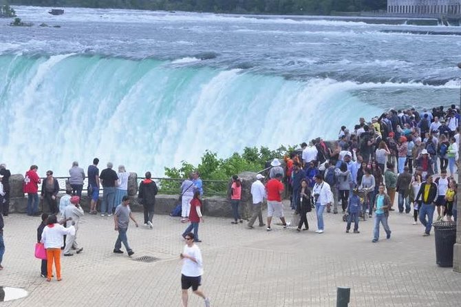 Tour to Niagara Falls With Cruise - Transportation Provided