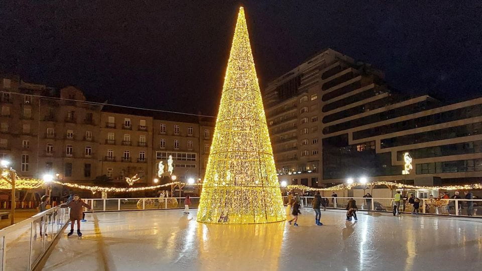 Tour to Vigo Christmas Lights Plus Pontevedra Including Boat - Booking Details