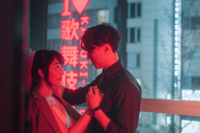 Tour With Pro Tokyo Photographer and Take Edgy Unique Portraits - Capturing Unique and Artistic Portraits