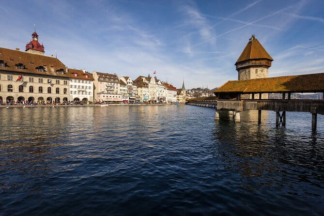 Touristic highlights of Lucerne on a Private half day tour with a local - Entering Lucerne: A City of Charm and Character