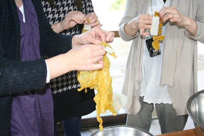 Tradistional Kusaki-zome Dyeing Experience in Kagoshima - Handkerchief Experience