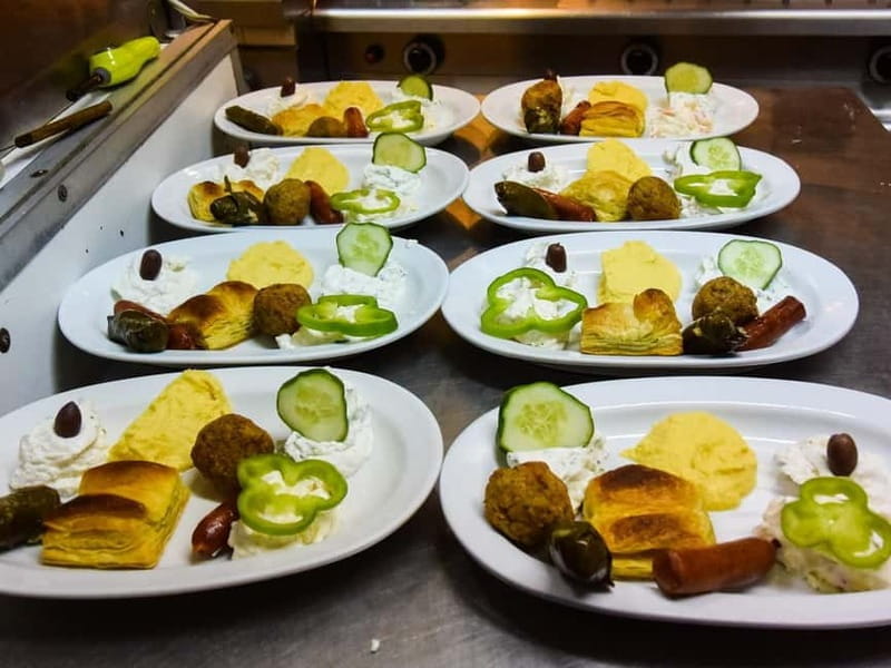 Traditional Greek Show in Plaka with Dinner - The Logistics: Transportation, Timing & Group Size