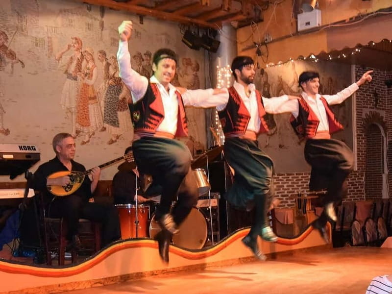 Traditional Greek Show in Plaka with Dinner - Who Will Love This Experience?