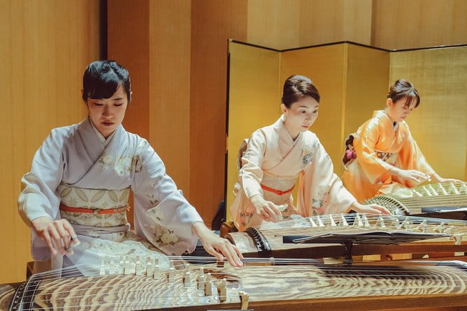 Traditional Japanese Music ZAKURO SHOW in Tokyo - Intimate Setting in Omotesando