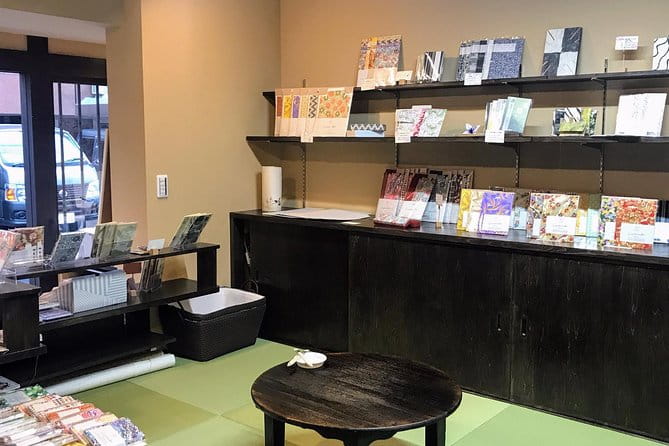 Traditional Japanese Washi Papermaking- Kyoto Morning - Crafting Unique Souvenirs With Seasonal Touches