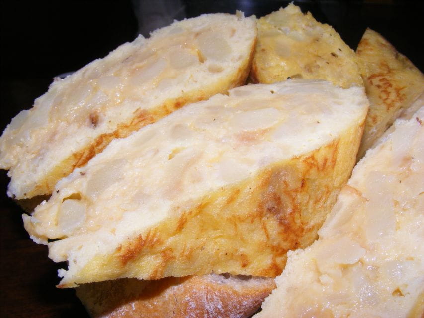 Traditional Madrid Night Tapas and Drinks Tour - Group Size and Duration