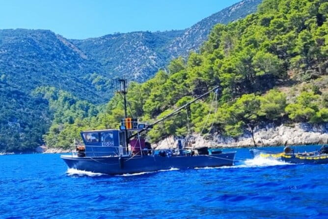 Traditional Mengo Fishing & fish picnic Hvar - The Fish Feast and Local Flavors