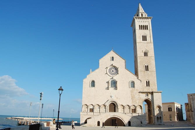 Trani Private Tour: a piece of art overlooking the Adriatic sea - Discovering Trani: A walk through history and beauty