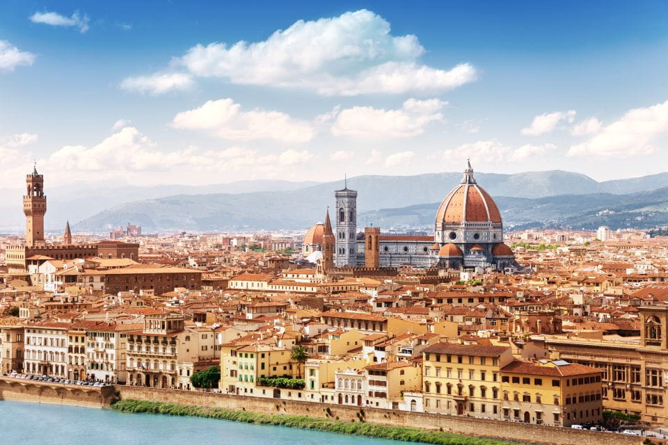 Transfer Between Florence and Rome With Sightseeing Stop - Highlights