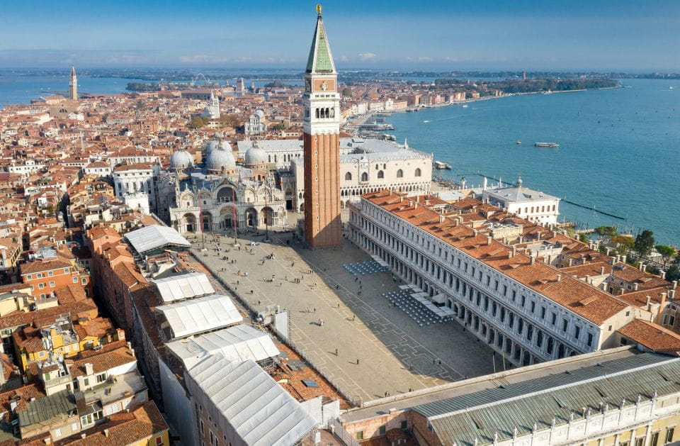 Transfer Between Florence and Venice With Sightseeing Stops - Duration and Price
