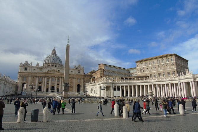 Transfer Fiumicino Fco Airport to Civitavecchia Port with 3 hours Rome Tour - Price and Logistics: Is It Worth It?