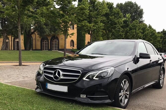 Transfer from Barcelona Airport to Andorra. (1 to 3 passengers) - A Smooth and Comfortable Journey from Barcelona to Andorra