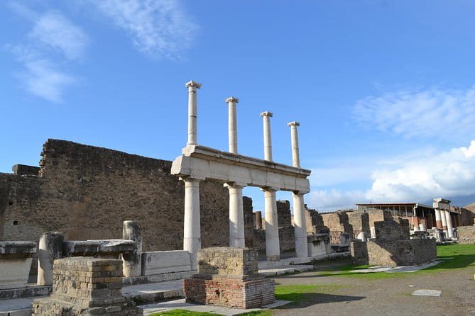 Transfer from Naples to Positano with 2 hours Private Tour in Pompeii - FAQs