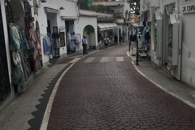 Transfer from Naples to Positano with a stop at Pompeii or Positano to Naples - Practicalities and tips