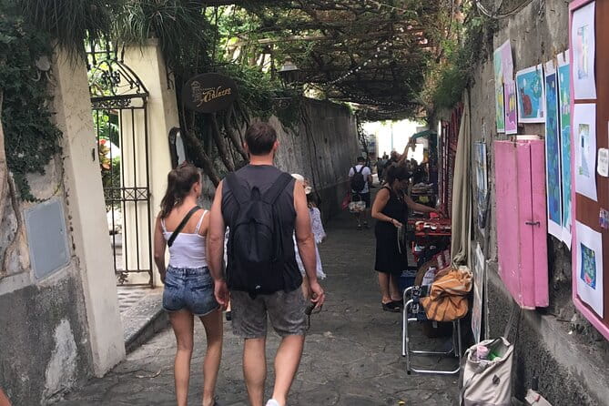 Transfer From Naples Train Station/area to Sorrento with 1 hour stop in Positano - Who will benefit most?