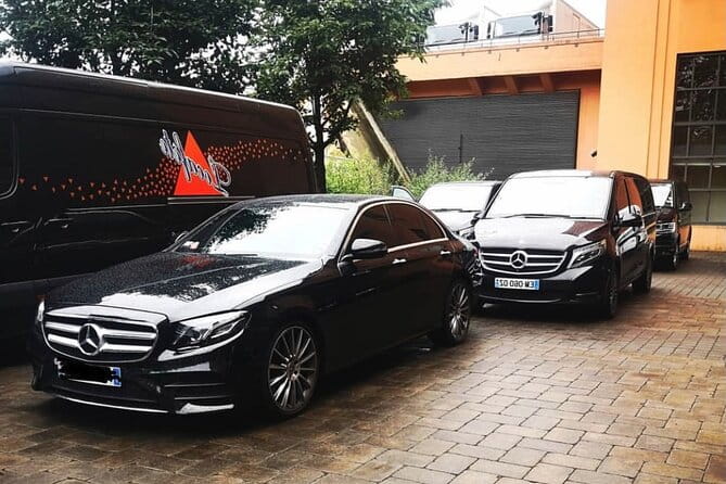 Transfer from Orly/CDG/LBG Airport to Paris (E-Class 2pax) - A Practical Look at the Transfer from Orly/CDG/LBG to Paris in Style